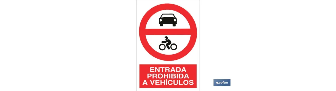 Prohibido entrada a vehículos. El diseño de la señal puede variar, pero en ningún caso se variará el significado de la misma.