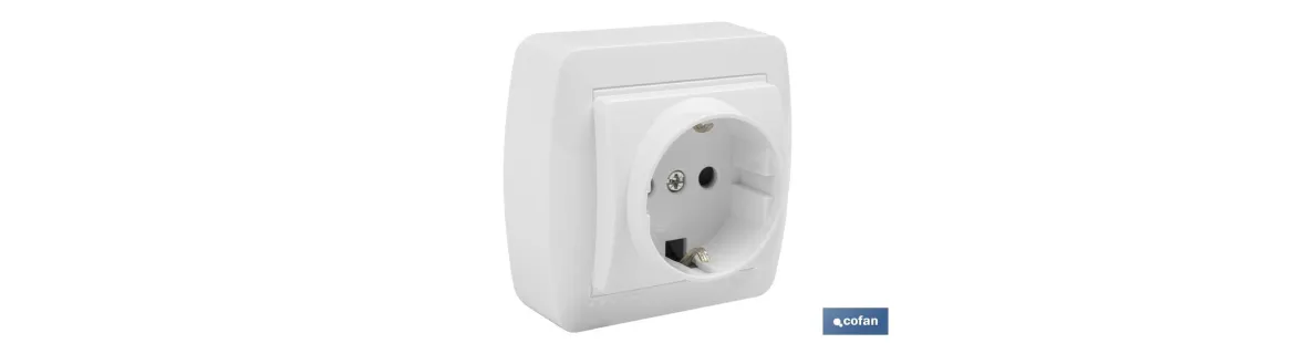 Base Bipolar de superficie | Modelo Atlantis | Color blanco | 16 A - 250 V | L-N