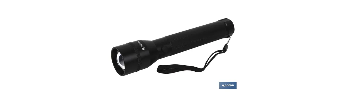 Linterna Aluminio LED ZOOM 4 x 22cm